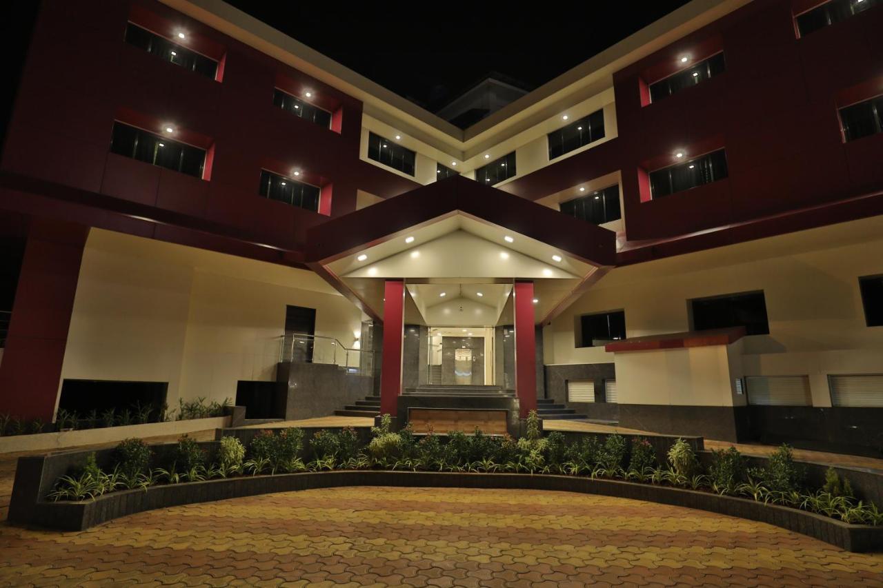 Imperial Grande Resort Lonavala Exterior foto