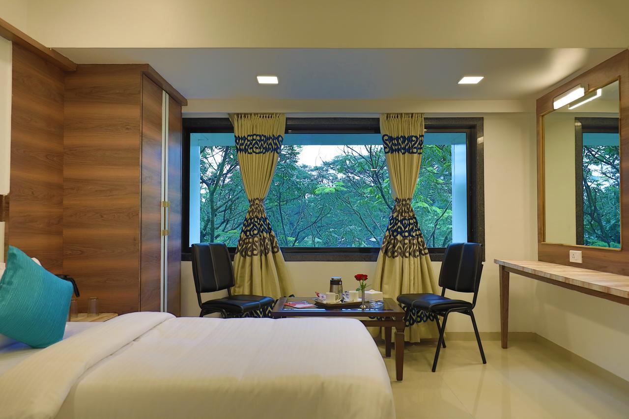 Imperial Grande Resort Lonavala Exterior foto