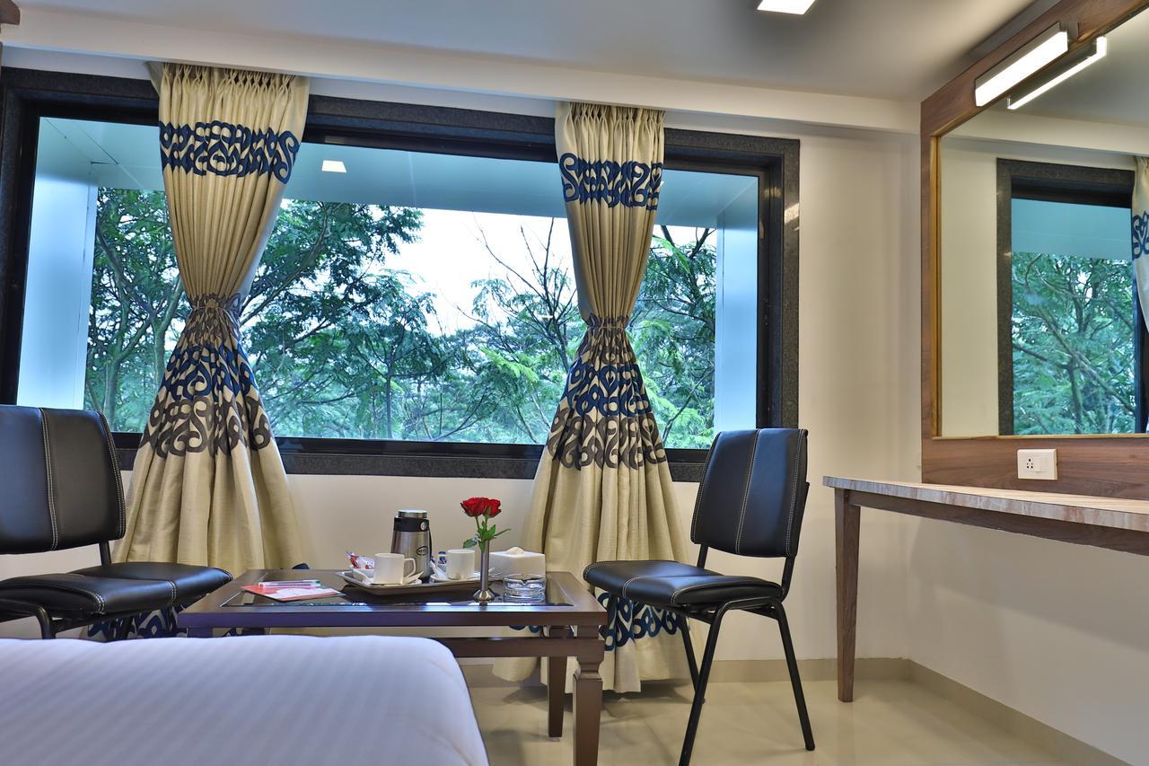 Imperial Grande Resort Lonavala Exterior foto